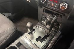 2014 Mitsubishi Pajero VR-X