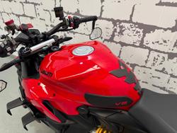 2024 Ducati Streetfighter V2 Streetfighter Red