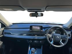 2023 Mitsubishi Outlander ES