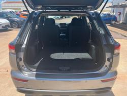 2023 Mitsubishi Outlander ES