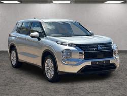 2024 Mitsubishi Outlander ES