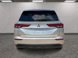 2024 Mitsubishi Outlander ES