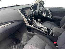 2024 Mitsubishi Pajero Sport GLX