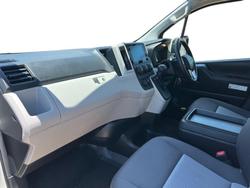 2021 Toyota HiAce Commuter