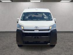 2021 Toyota HiAce Commuter