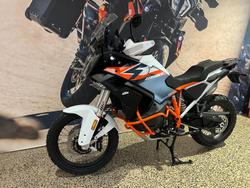2026 KTM 1390 Super Adventure R Super Adventure Orange