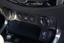 2025 Nissan Navara ST-X