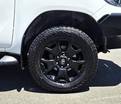 2019 Toyota Hilux Rogue