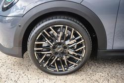 2025 MINI Cooper S Favoured