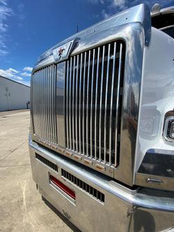 2018 Western Star 5800 Series 5864SS