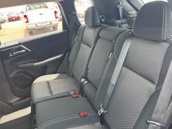 2023 Mitsubishi Outlander ES