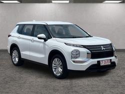 2023 Mitsubishi Outlander ES