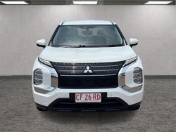 2023 Mitsubishi Outlander ES