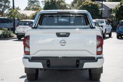 2025 Nissan Navara ST-X