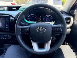 2016 Toyota Hilux SR5