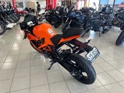 2022 KTM RC 390 RC Orange