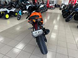 2022 KTM RC 390 RC Orange