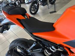2022 KTM RC 390 RC Orange
