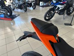 2022 KTM RC 390 RC Orange
