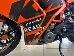 2022 KTM RC 390 RC Orange