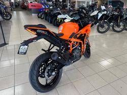2022 KTM RC 390 RC Orange