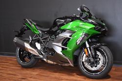 2025 Kawasaki NINJA H2 SX SE Green