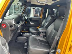 2014 JEEP WRANGLER UNLIMITED OVERLAND (4x4) JK MY13 Gold