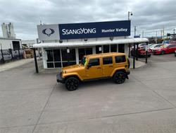 2014 JEEP WRANGLER UNLIMITED OVERLAND (4x4) JK MY13 Gold