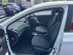 2015 Hyundai Accent Active