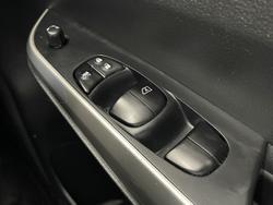 2020 Nissan Navara SL