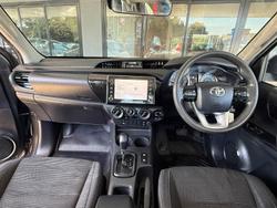 2020 Toyota Hilux SR