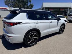 2023 Mitsubishi Outlander Exceed Tourer