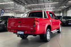 2014 Mitsubishi Triton GLX