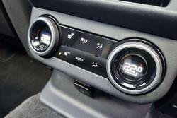 2025 Land Rover Range Rover Velar P250 Dynamic SE