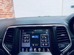 2015 Jeep Grand Cherokee Overland WK MY15 4X4 Dual Range Brilliant Black