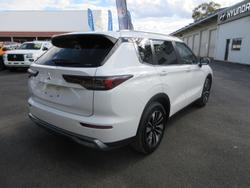 2025 Mitsubishi Outlander LS