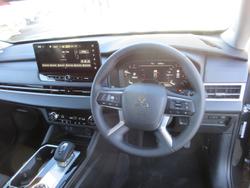 2025 Mitsubishi Outlander LS