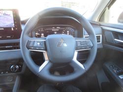 2025 Mitsubishi Outlander LS