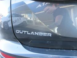 2025 Mitsubishi Outlander LS