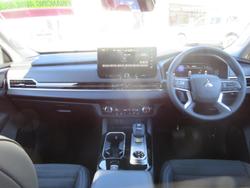 2025 Mitsubishi Outlander LS