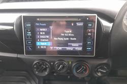 2018 Toyota Hilux SR (4x4)