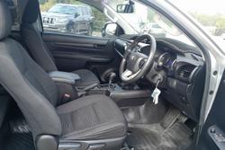 2018 Toyota Hilux SR (4x4)