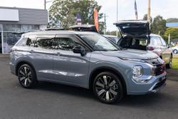 2025 Mitsubishi Outlander Exceed