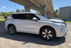 2025 Mitsubishi Outlander Exceed