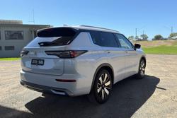 2025 Mitsubishi Outlander Exceed