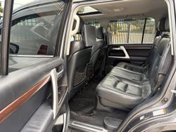 2016 Toyota Landcruiser Sahara VDJ200R 4X4 Dual Range Graphite