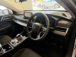 2023 Mitsubishi Outlander ES