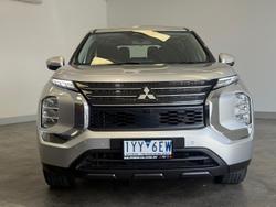 2023 Mitsubishi Outlander ES