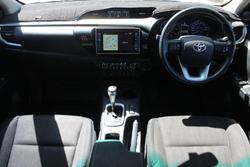 2017 Toyota Hilux SR5