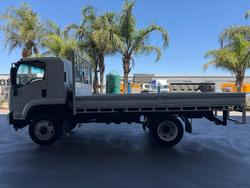 2013 Isuzu F Series FSS 550 4x4